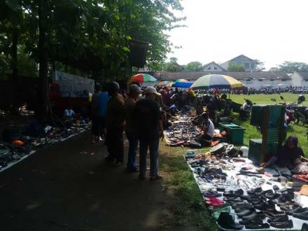 GELIAT PASAR KLITIKAN SIDOAGUNG GODEAN